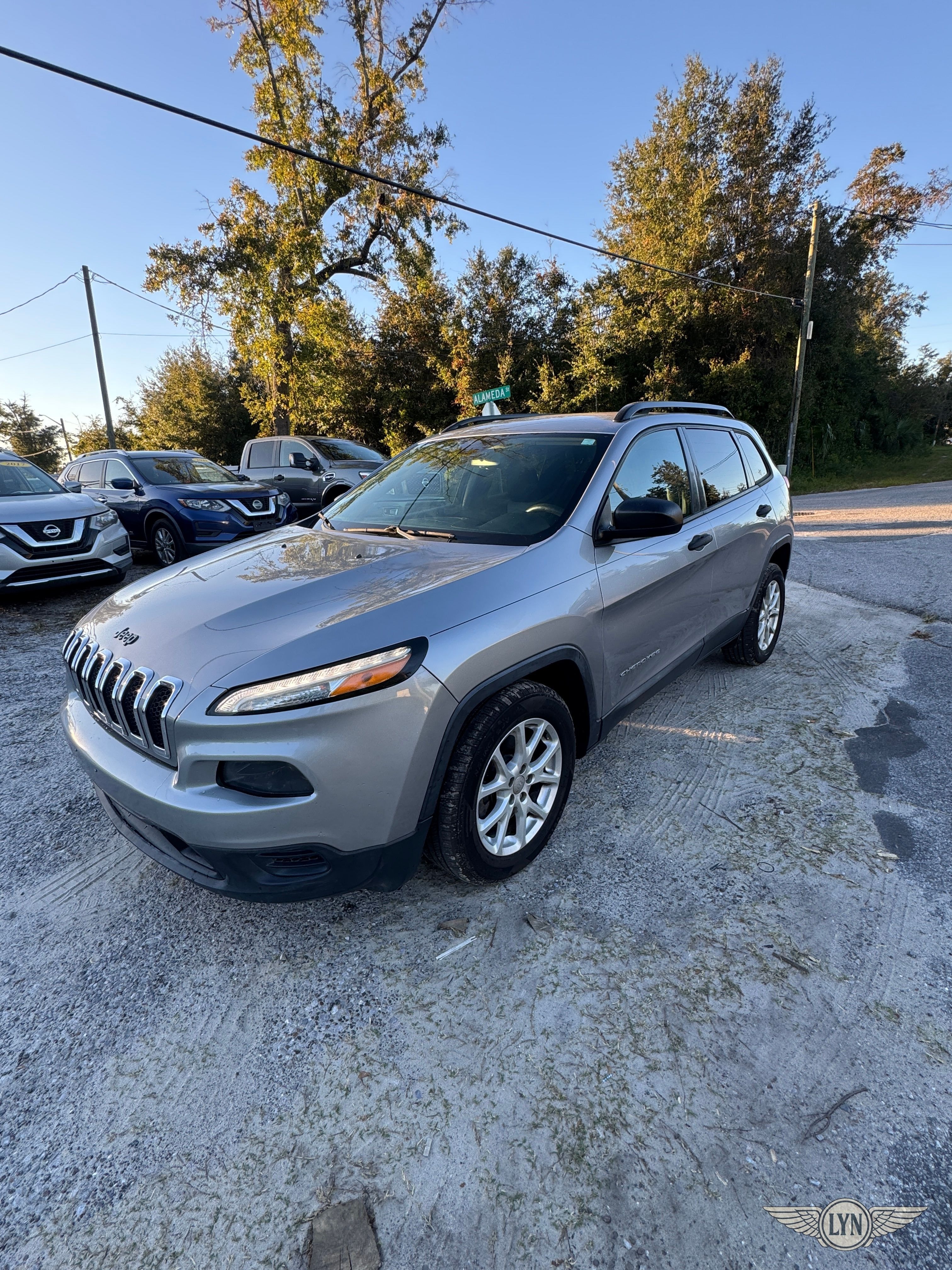 2016 Jeep Cherokee Sport